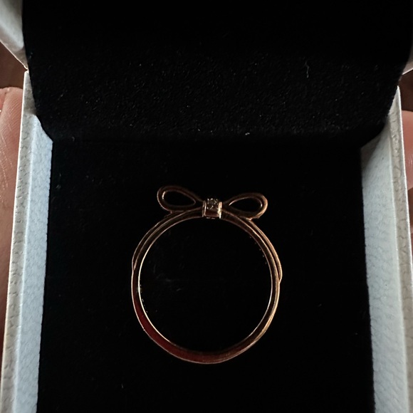 Elegant Pandora Gold Bow Ring - Picture 2 of 2